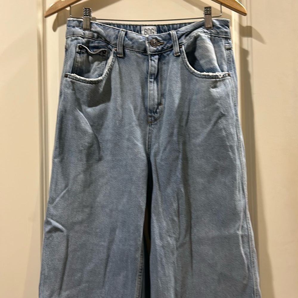 Urban Outfitters BDG PUDDLE wide leg distressed fringe hem jeans size W29 L32